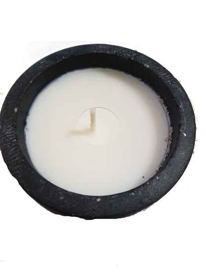 Fresh Linen Luxury Fragranced Soy Candle From Heart & Home Artisan Collection.